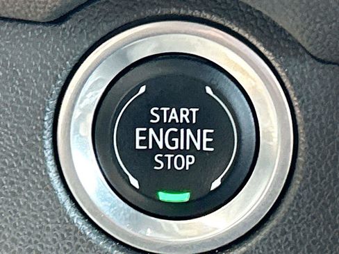 Used 2024 Chevrolet Traverse LT FWD image 37