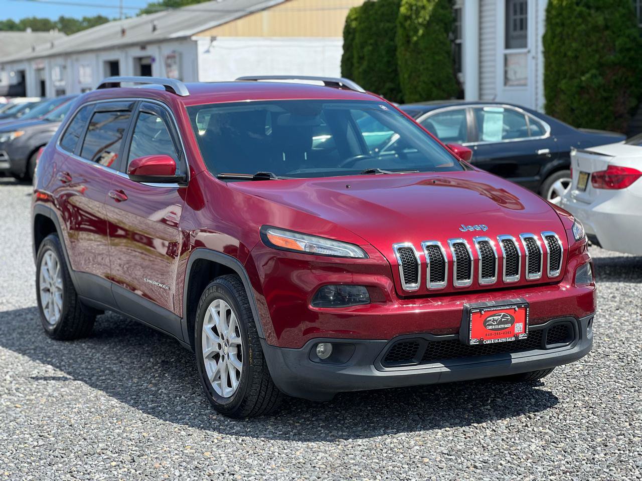 Used 2015 Jeep Cherokee Latitude w/ Cold Weather Group FWD image 1