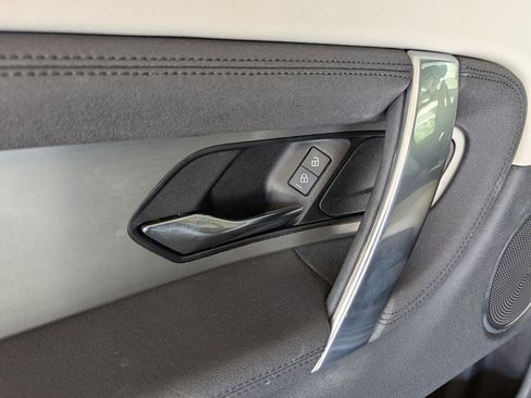 Used 2023 Land Rover Discovery Sport S image 31