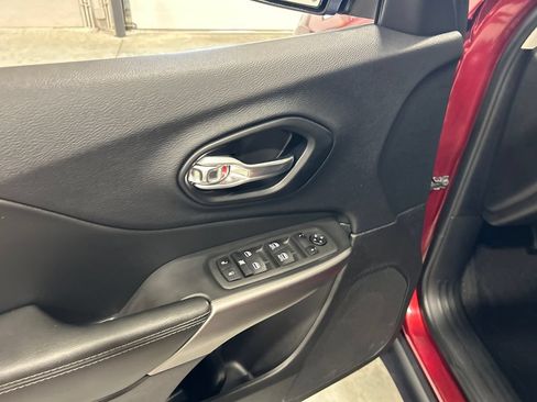Used 2021 Jeep Cherokee Latitude Lux AWD/4WD image 14