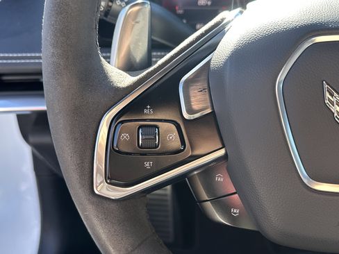 Used 2022 Chevrolet Corvette Stingray Preferred Cpe w/ Body-Color Dual Roof Package image 24