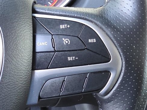 Used 2020 Dodge Durango SXT image 27