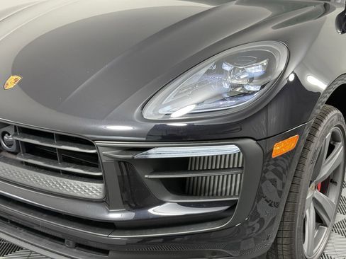 Certified 2026 Porsche Macan S AWD/4WD image 11