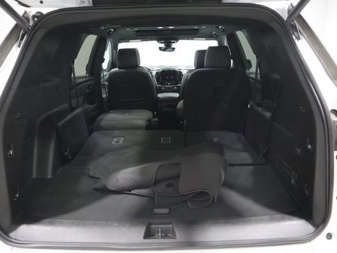 Used 2023 Chevrolet Traverse High Country AWD/4WD image 4