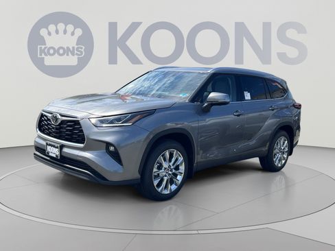 Used 2026 Toyota Highlander Limited AWD/4WD image 1