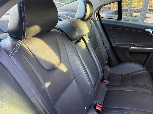Used 2018 Volvo S60 T5 Dynamic image 24