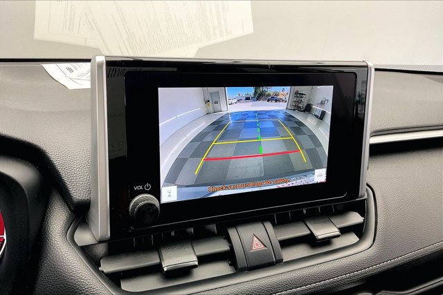 Used 2025 Toyota RAV4 XLE AWD/4WD image 24