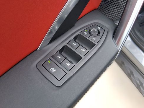 Used 2025 BMW X2 xDrive28i w/ Premium Package image 19