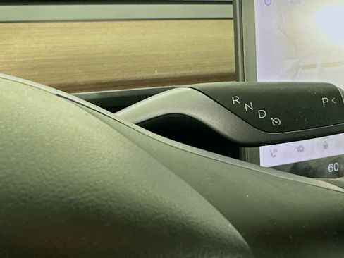 Used 2024 Tesla Model Y Long Range image 23