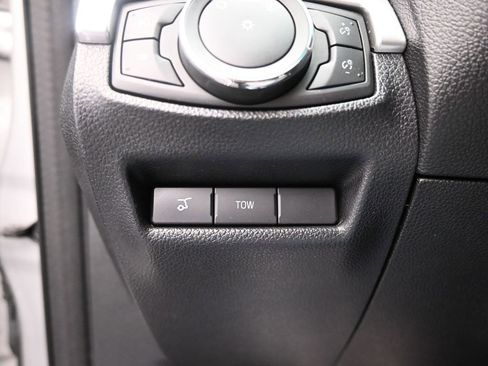 Used 2017 Ford Explorer XLT w/ Equipment Group 202A image 32