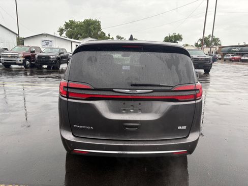 Used 2023 Chrysler Pacifica Touring-L FWD image 25