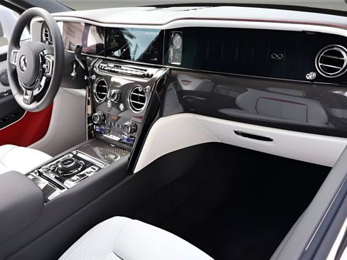 New 2026 Rolls-Royce Cullinan Black Badge AWD/4WD image 25