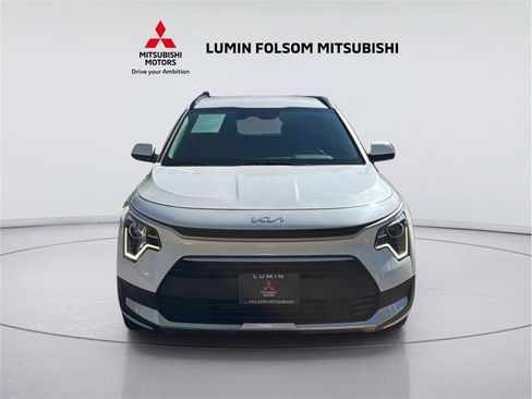 Used 2025 Kia Niro LX FWD image 8
