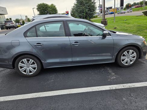 Used 2017 Volkswagen Jetta S FWD image 4
