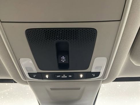 Used 2025 Honda CR-V EX-L image 31