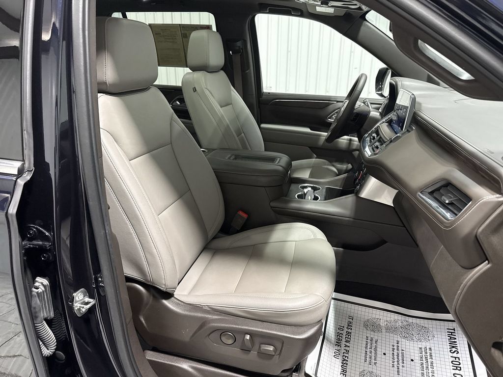 Used 2023 Chevrolet Tahoe LT w/ LT Signature Package RWD image 29
