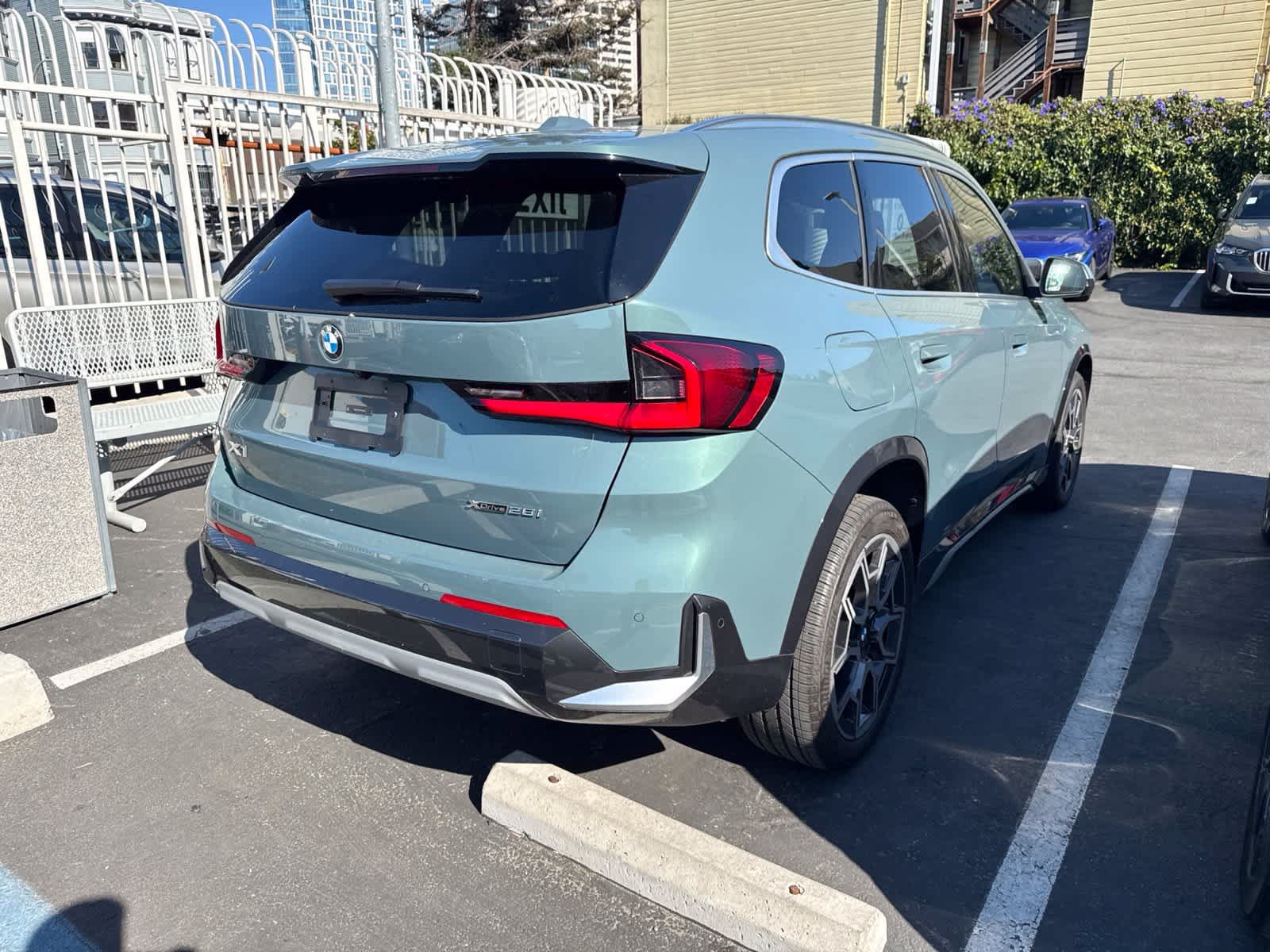 Used 2025 BMW X1 xDrive28i AWD/4WD image 5