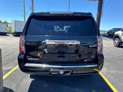 Used 2015 GMC Yukon Denali w/ Open Road Package AWD/4WD image 9