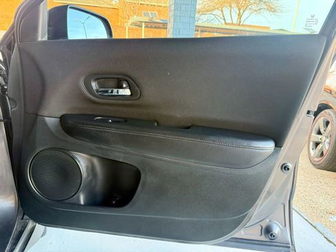 Used 2016 Honda HR-V LX image 15