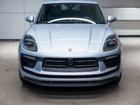 Used 2025 Porsche Macan AWD/4WD image 12