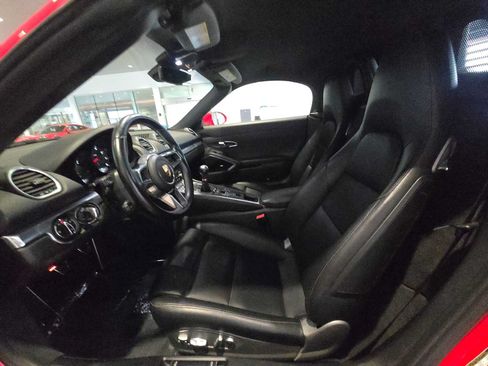 Used 2017 Porsche 718 Boxster RWD image 19