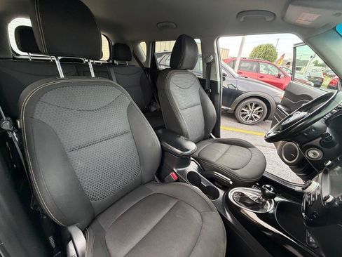 Used 2016 Kia Soul + w/ Audio Package FWD image 21
