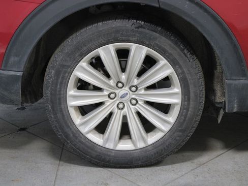 Used 2021 Ford Explorer Limited w/ Equipment Group 301A image 12