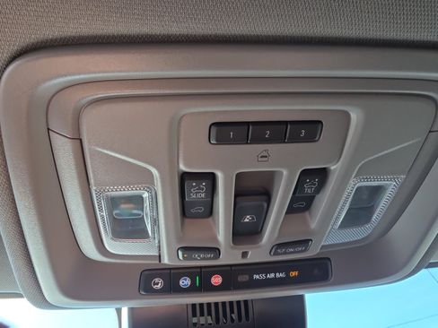 Used 2025 GMC Sierra 1500 SLT w/ SLT Premium Package image 21