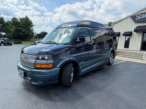 Used 2017 Chevrolet Express 2500 RWD image 7