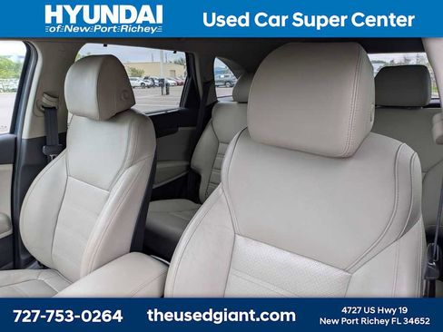 Used 2017 Kia Sorento EX image 7