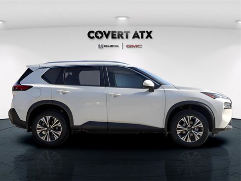 Used 2023 Nissan Rogue SV w/ SV Premium B Package image 8