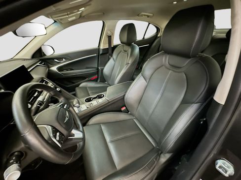 Used 2025 Genesis G70 2.5T image 13
