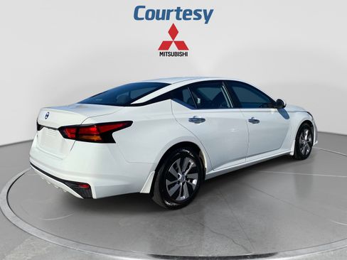 Used 2022 Nissan Altima 2.5 S FWD image 5