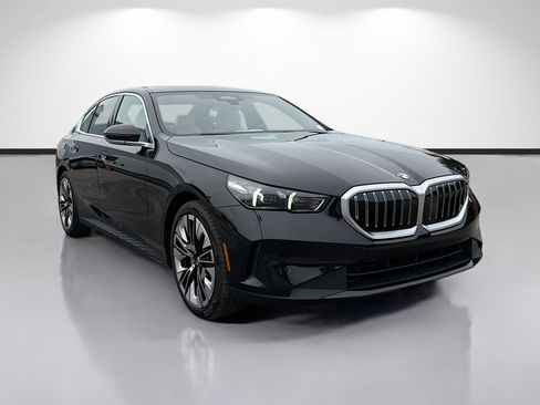 New 2027 BMW 530i RWD image 1