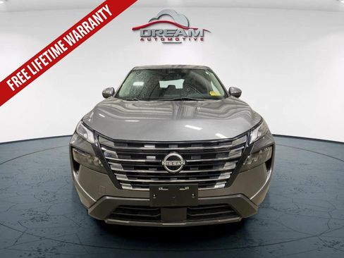 Used 2024 Nissan Rogue SV AWD/4WD image 2