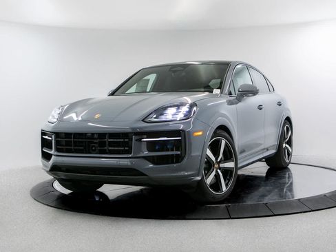 New 2026 Porsche Cayenne GTS AWD/4WD image 1