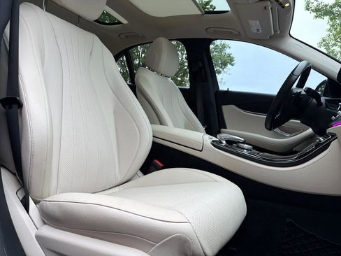 Used 2017 Mercedes-Benz E 300 4MATIC image 37
