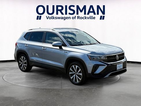 Used 2023 Volkswagen Taos SE AWD/4WD image 1