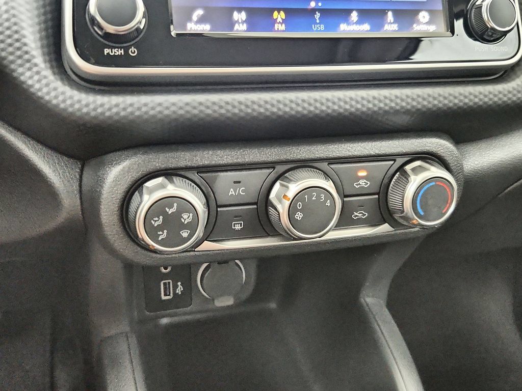 Used 2025 Nissan Kicks Play S FWD image 28