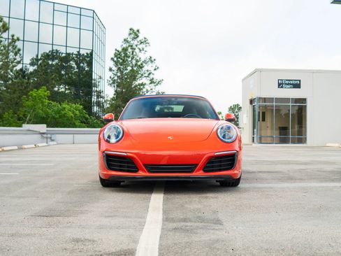 Used 2019 Porsche 911 Carrera S RWD image 2