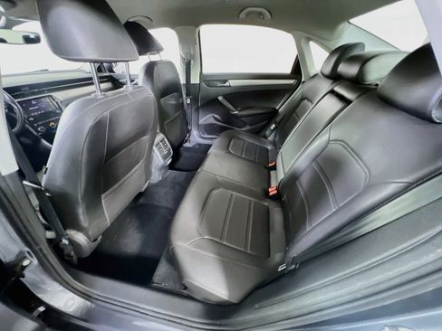 Used 2020 Volkswagen Passat 2.0T SE image 23
