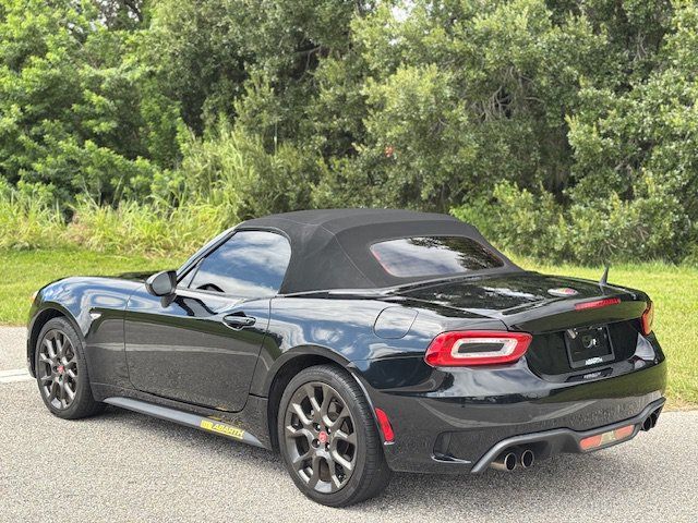Used 2018 FIAT 124 Spider Abarth RWD image 9