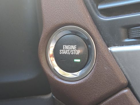 Used 2019 Chevrolet Suburban Premier image 22