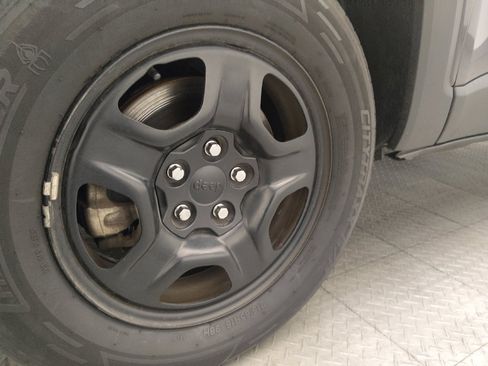 Used 2020 Jeep Renegade Sport AWD/4WD image 31