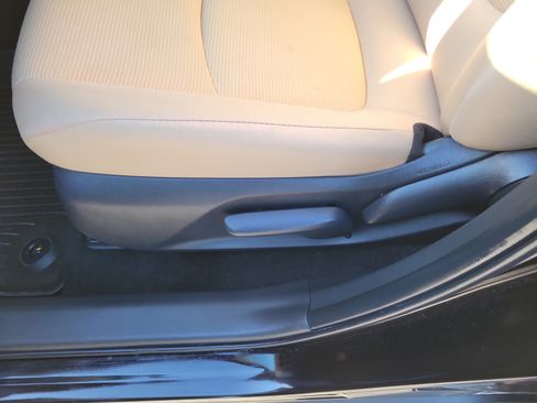 Certified 2025 Toyota RAV4 LE image 22