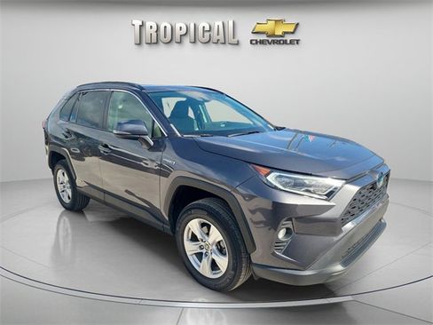 Used 2021 Toyota RAV4 XLE w/ Convenience Package image 7