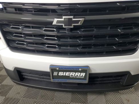 New 2026 Chevrolet Traverse LT w/ Midnight/Sport Edition FWD image 10