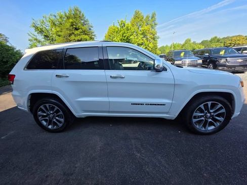 Used 2017 Jeep Grand Cherokee Overland RWD image 4