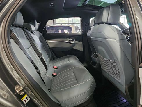 Used 2023 Audi e-tron Prestige w/ Prestige Package AWD/4WD image 12