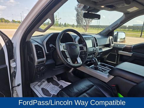 Used 2019 Ford F150 Lariat w/ Equipment Group 502A Luxury AWD/4WD image 8
